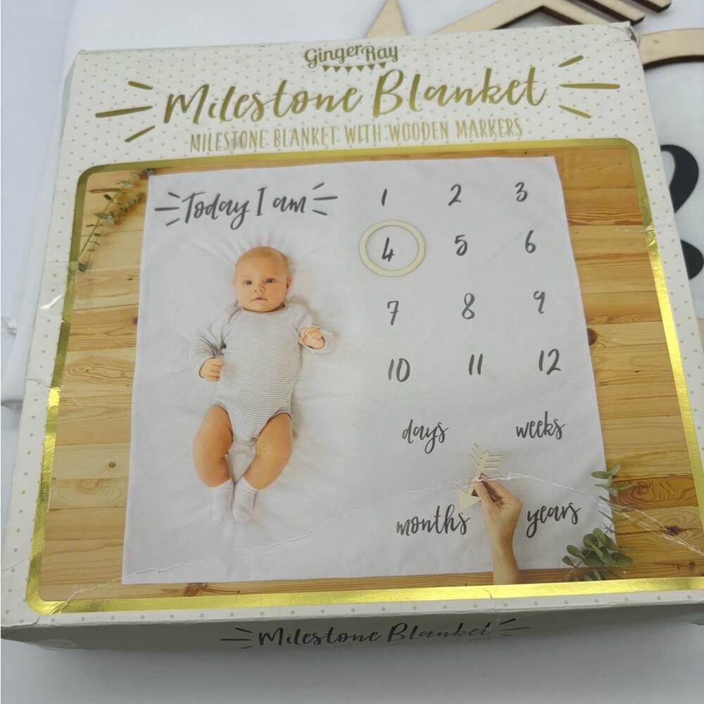 The Ginger Ray Baby Milestone Blanket Keepsake.
